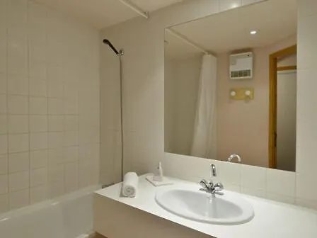 Chamois - Divisible De 26m² Au Pied Des Pistes Mae-3504 *